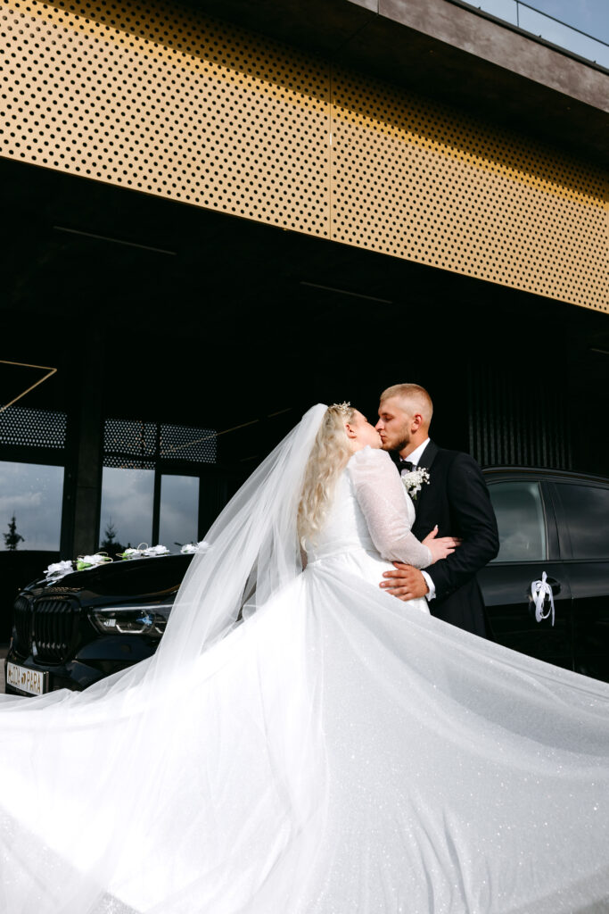 Aleksandra & Sebastian – Hotel Restoria